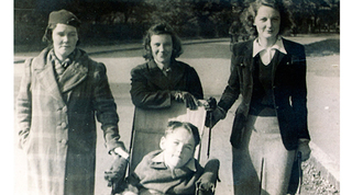 Foot-Christy-with-mother-Bridget-sister-Mona-and-Katriona-Maguire-1944.jpg
